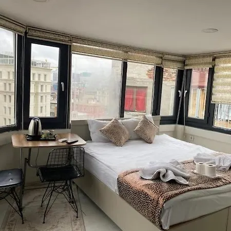 Perfect Location In Taksim Next To Istiklal St. 이스탄불